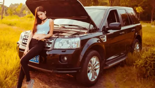 广西容县女子锤击儿童