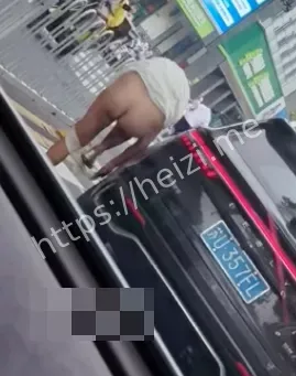 脱衣打人事件引热议