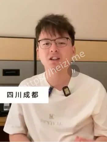 男子地铁被诬偷拍3次脱鞋证清白