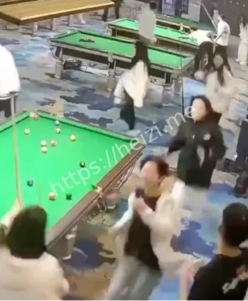 台球厅砍人双刀事件