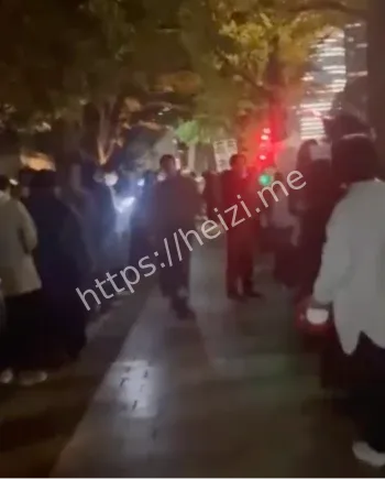 日本首相官邸前