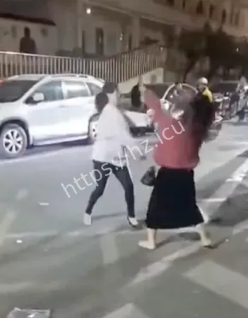 老公情夫淡定旁观