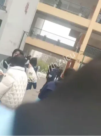 学校收10元强制理发