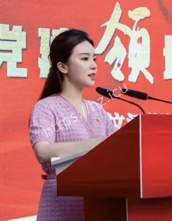 靠勾搭上位履历